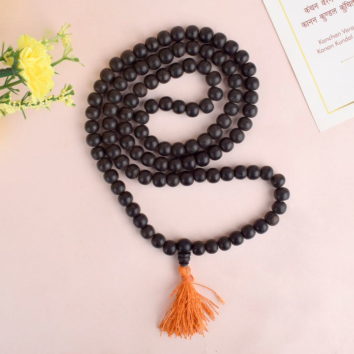 108 Beads Karungali Malai Jaap Mala made from natural Karungali (Ebony) wood, ideal for mantra chanting and meditation. Known for its grounding properties, it brings prosperity, peace, and protection. India’s Largest Pooja Accessories Brand – www.satvikworld.com