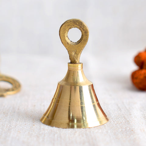Compact size-3 brass pooja bell designed for clear, resonant sound during sacred rituals, enhancing spiritual ambiance. India’s Largest Pooja Accessories Brand – www.satvikworld.com