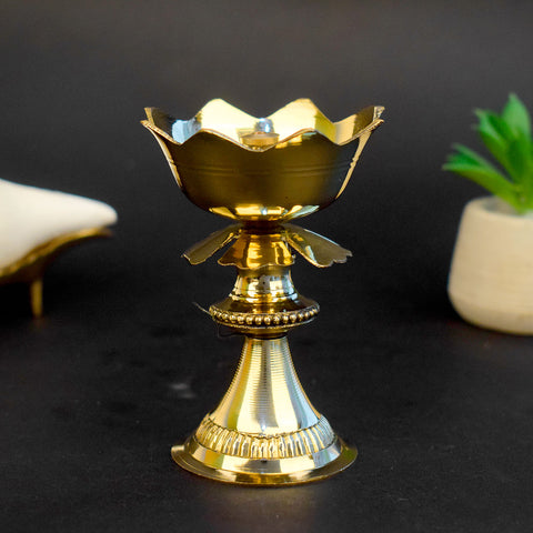 Kamal Stand Brass Diya | India’s Largest Pooja Accessories Brand – www.satvikworld.com

