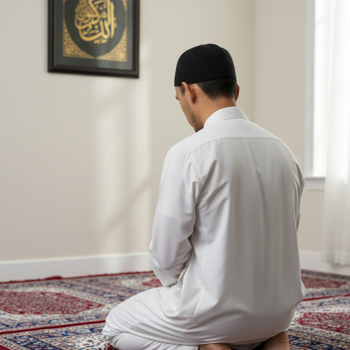 Traditional Muslim prayer cap (topi) for namaz and daily prayers, lightweight Islamic skull cap for men offering comfort, modesty, and religious devotion. India’s Largest Pooja Accessories Brand – www.satvikworld.com
