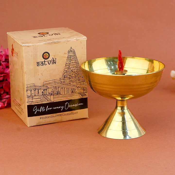 Traditional large-size pure brass Payali Diya with a classic design, ideal for temples, home pooja rituals, and festive decorations. India’s Largest Pooja Accessories Brand – www.satvikworld.com