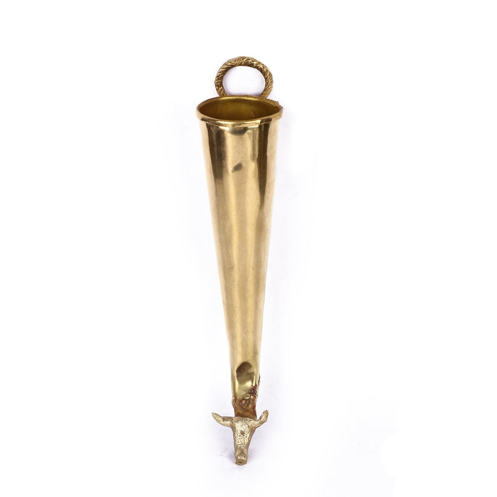 Brass Gaumukhi Shringi, a traditional spiritual instrument used in Hindu rituals, designed for offering prayers and performing religious ceremonies. India’s Largest Pooja Accessories Brand – www.satvikworld.com