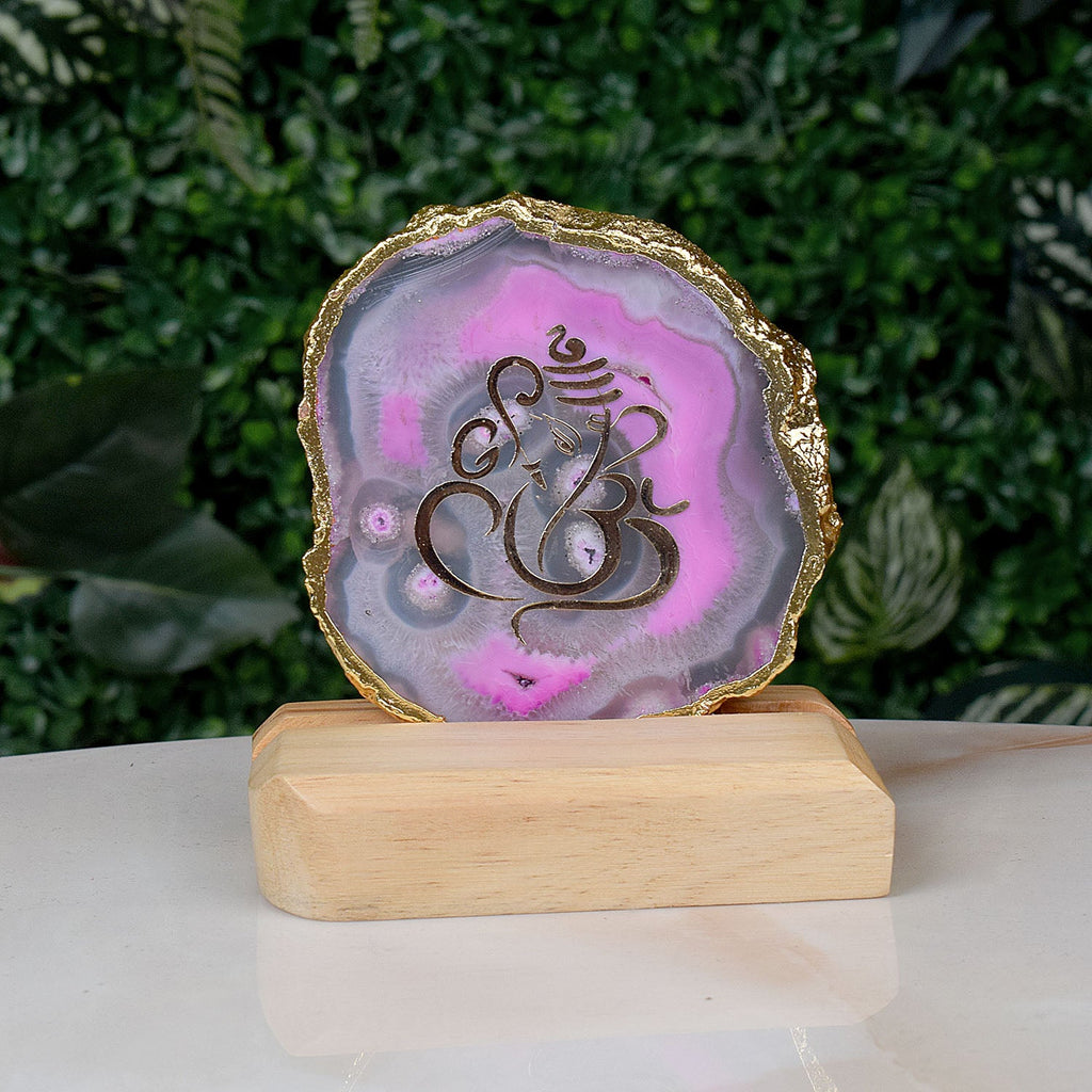 Divine Ganesha Agate Stone Stand featuring hand-painted Lord Ganesha on natural agate slice with wooden base India’s Largest Pooja Accessories Brand – www.satvikworld.com