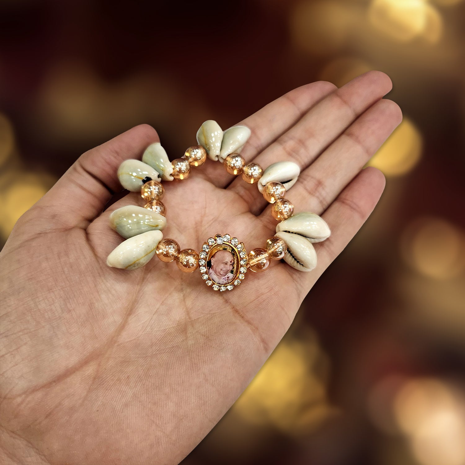 SATVIK 1 Pc Jai Guruji Bracelet Heart Shape Beads Jai Chhatarpur Guruji  Blessing Shukrana Jai Guru Ji Maharaj Photo Bade Mandir Positive Vibes  Wrist Band Bulk Return Gifts : Amazon.in: Home &